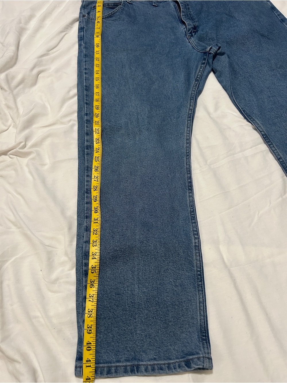 Wrangler Premium Quality Men's Denim Jeans (44x30) - Picture 7 of 9